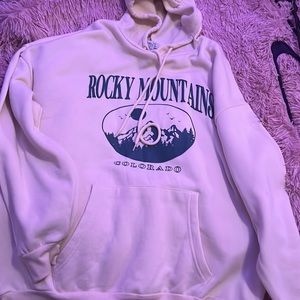 Hoodie long sleeve tan. no torns or stains. rue 21 size medicine. never worn